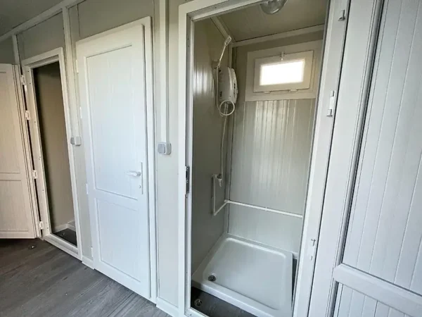 Conteneur sanitaire, 6 unités (douche + lavabo) | Conteneur de douche 240 x 600, neuf