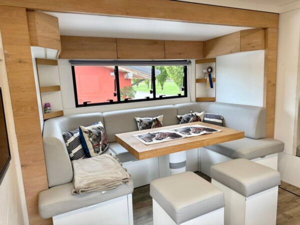 KRISMAR POP ET PUSH OUT