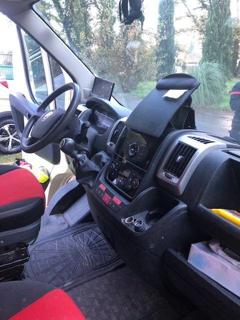 IMG_2191 TRANS BOX RM 08