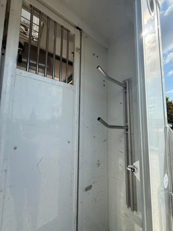 Renault master 5 places assises, 2 places chevaux