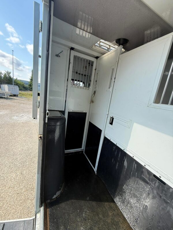 Renault master 5 places assises, 2 places chevaux