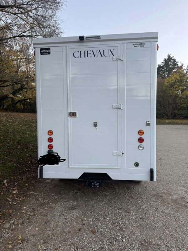 Camion chevaux VL 2 places Renault Master Grand Confort